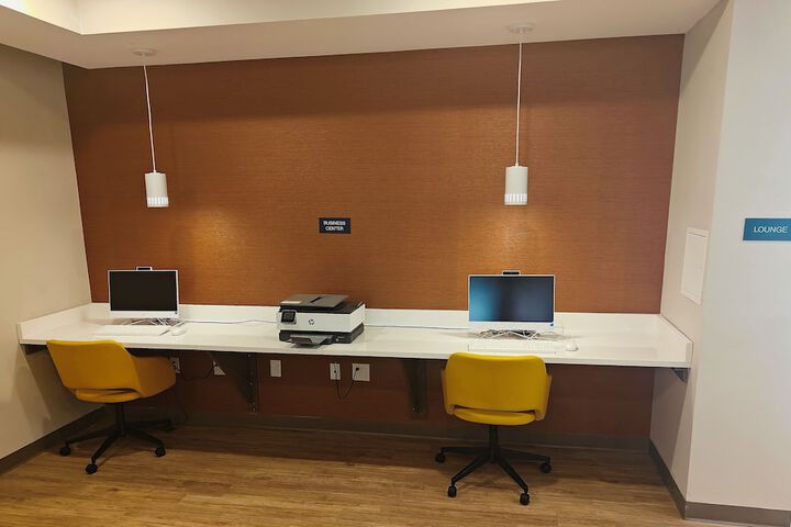 Business Center 22 of 22