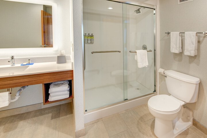 Holiday Inn Express Hotel & Suites West Long Branch by IHG