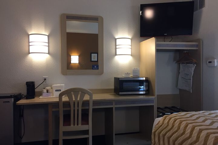 Room 50 of 56