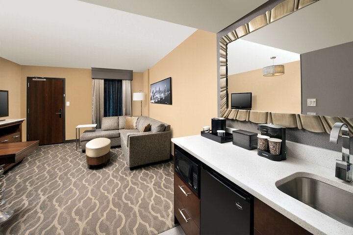 Embassy Suites by Hilton Atlanta Airport