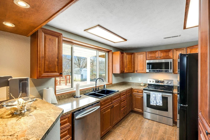 Waterfront Retreat at Rockaway With Fishing Dock 3 Bedroom Home by Redawning