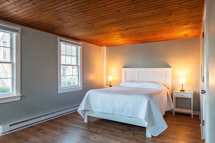 Eagle House Motel