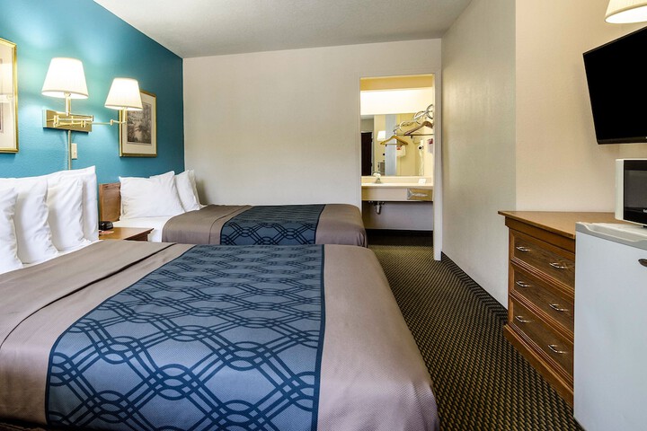 Room 15 of 32