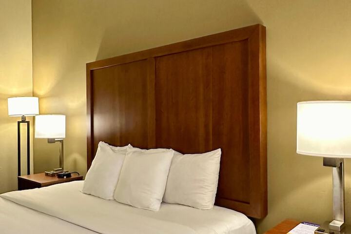Room 40 of 83