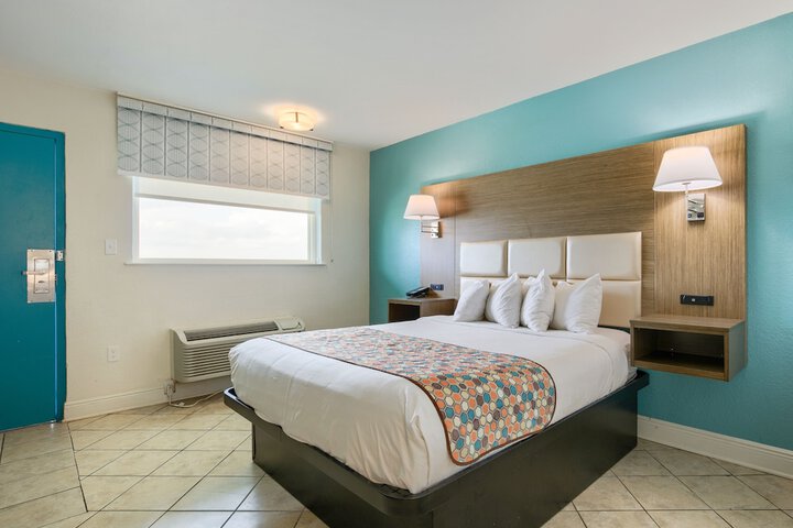 Room 13 of 29