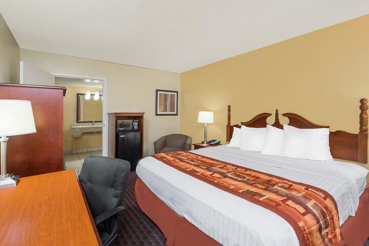 Room 14 of 24