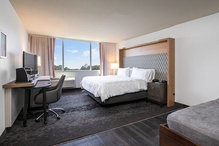 Room 45 of 116
