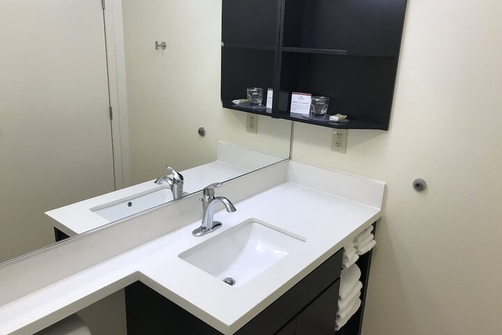 Room 33 of 49