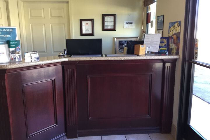 Rodeway Inn Beaumont 1-10