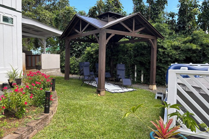 Hilo Bay Oceanfront B & B