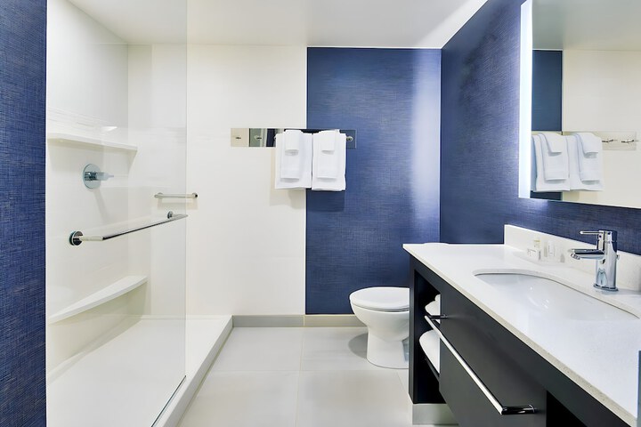 Room 15 of 30