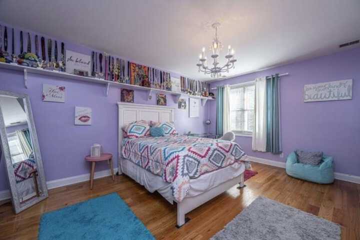 Room 40 of 77
