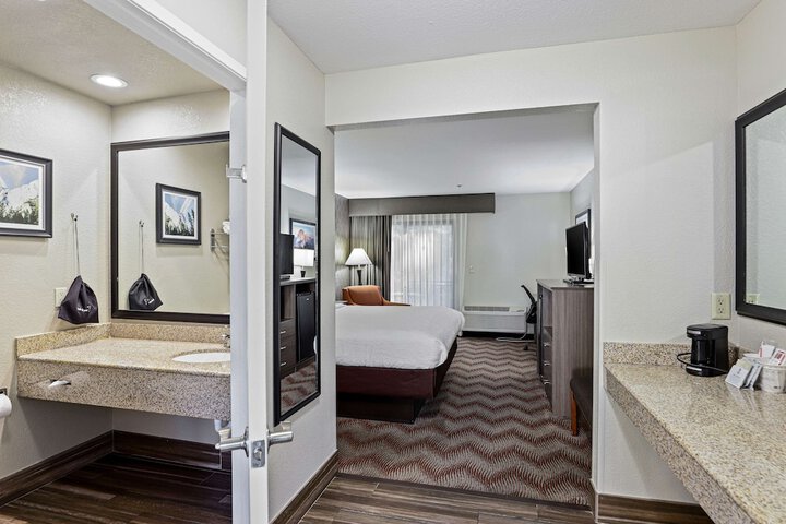 Room 48 of 63