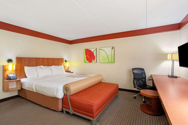 Room 33 of 44