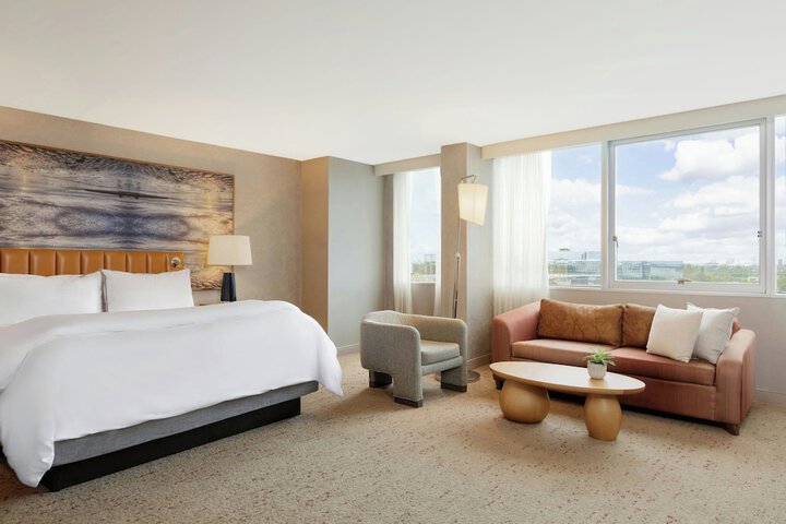 Room 32 of 86