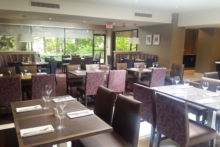 Holiday Inn Toronto - Intl Airport by IHG