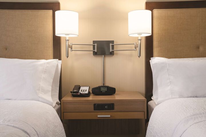 Room 10 of 27