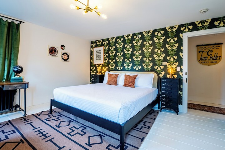 Room 65 of 130