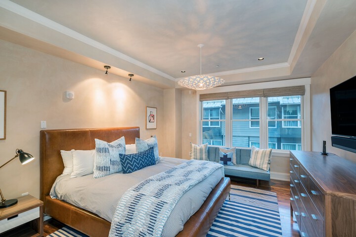 Element 52 Auberge Collection