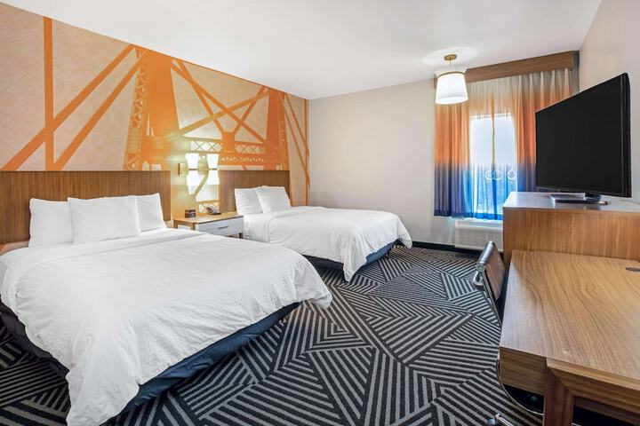 Room 25 of 40