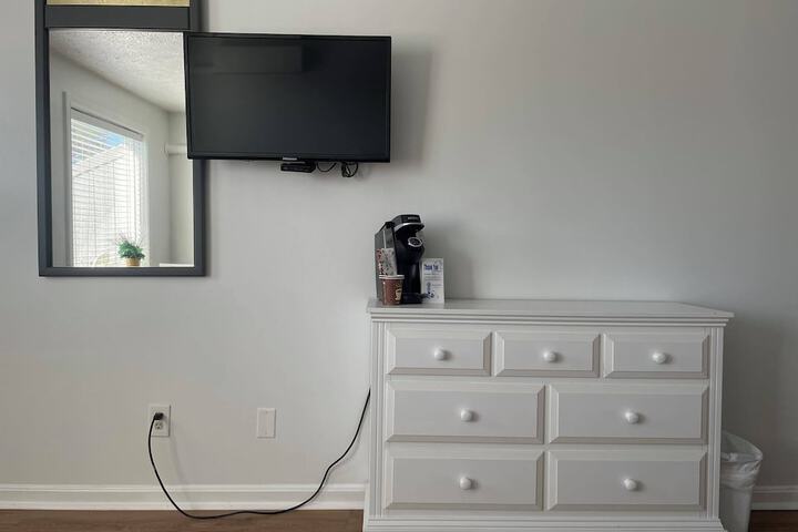 Room 37 of 60