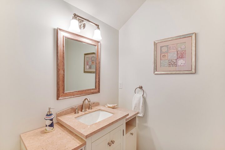 Walk to Beach: Home w / Pool Access in White Stone