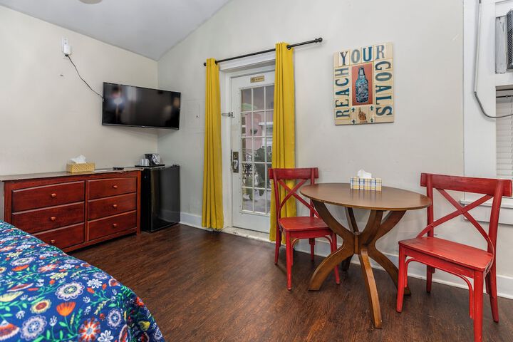 Room 40 of 100