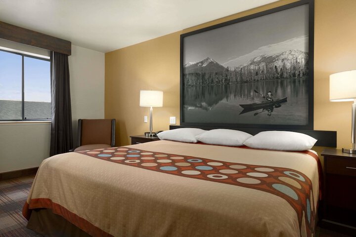 Room 28 of 32