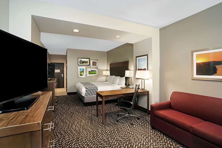 Room 25 of 38