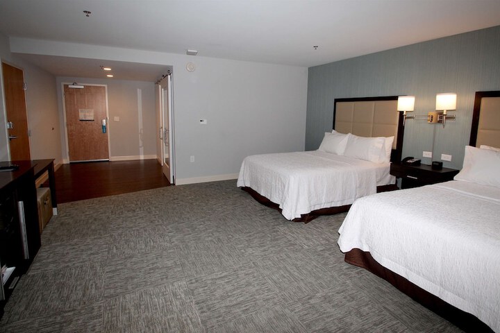 Room 17 of 60