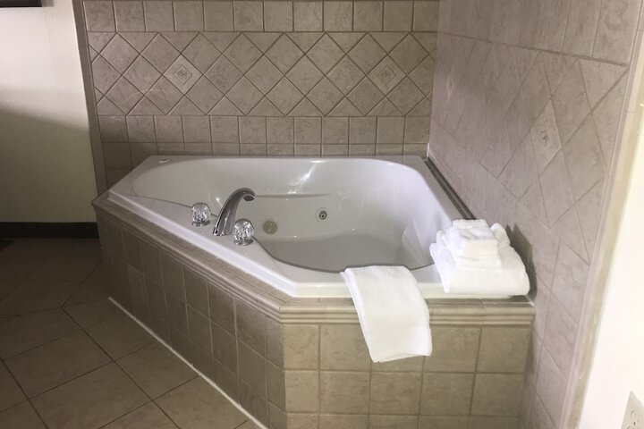 Hot Tub 66 of 67