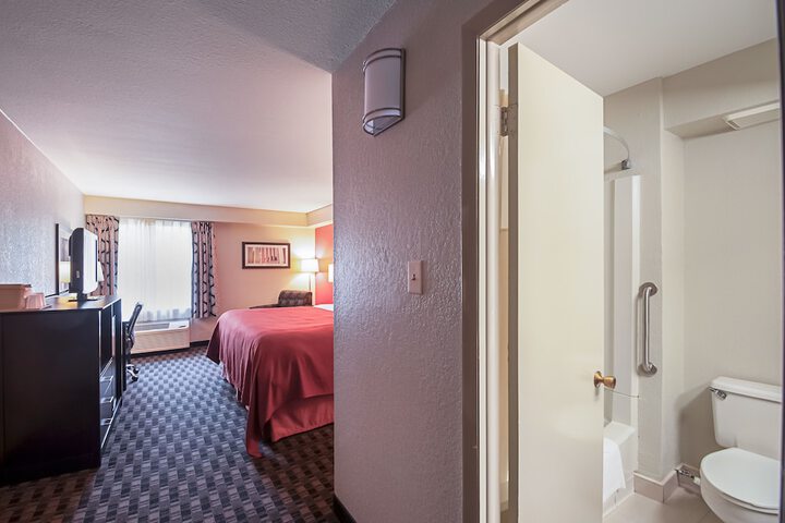 Room 17 of 35