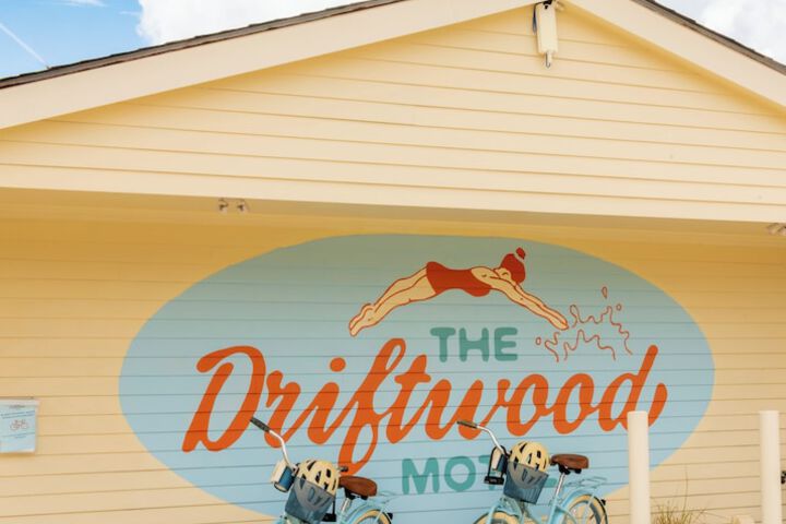 Driftwood Motel