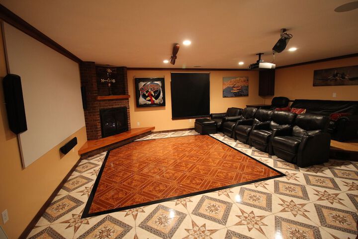 Room 84 of 153
