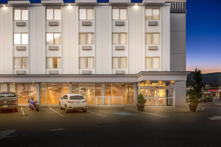 Hotel 4 of 27