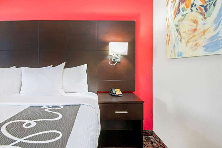 Room 27 of 34