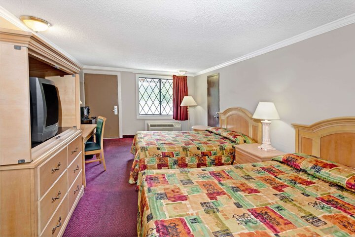 Room 14 of 18