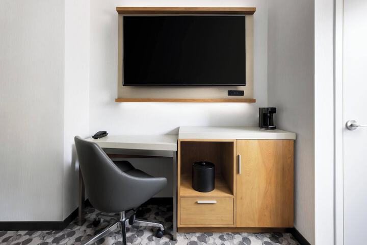 Room 10 of 20