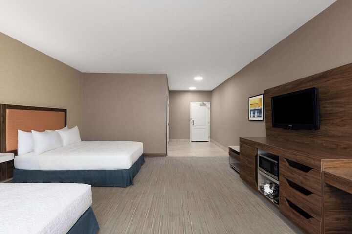 Room 27 of 39