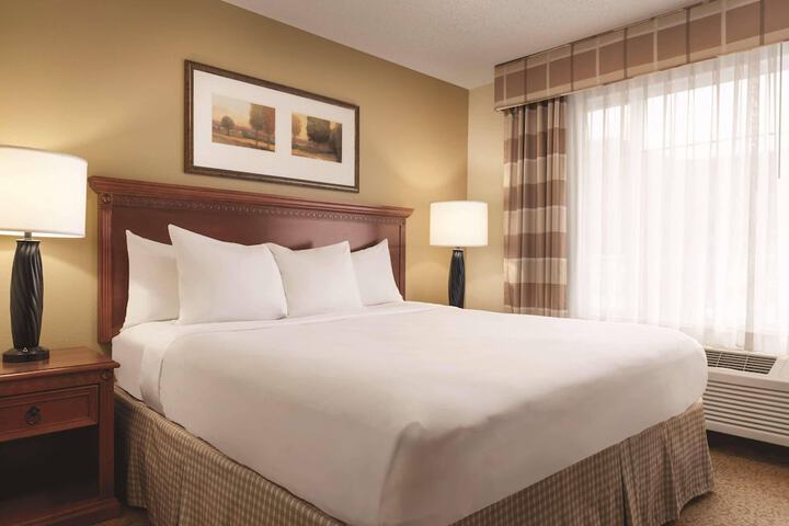 Country Inn & Suites by Radisson Mankato Hotel and Conference Center, MN
