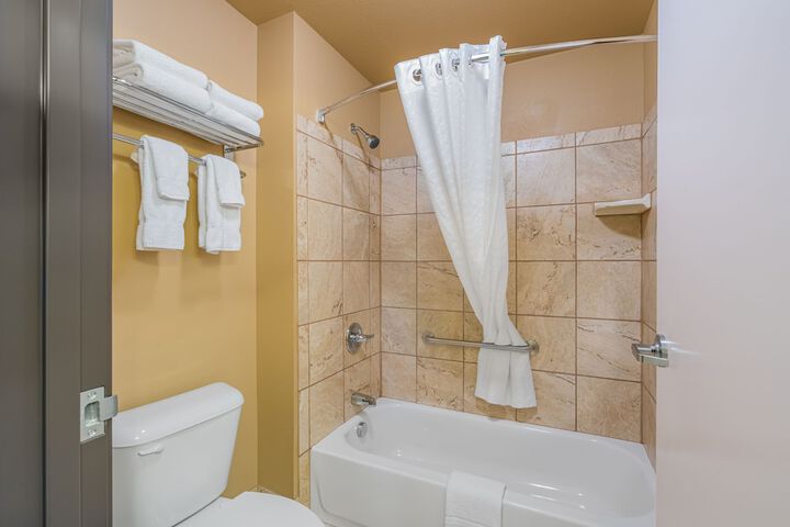 Room 18 of 28