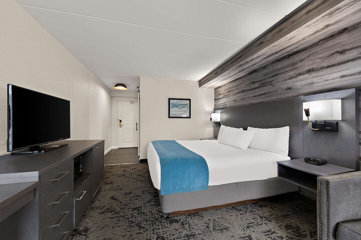 Room 53 of 75