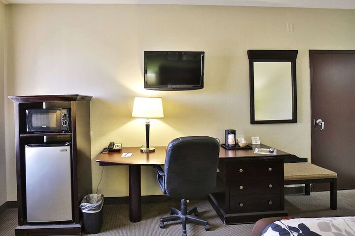 Room 48 of 103