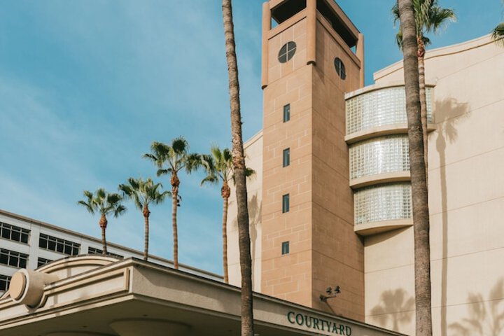 Hotel Exterior 51 of 53