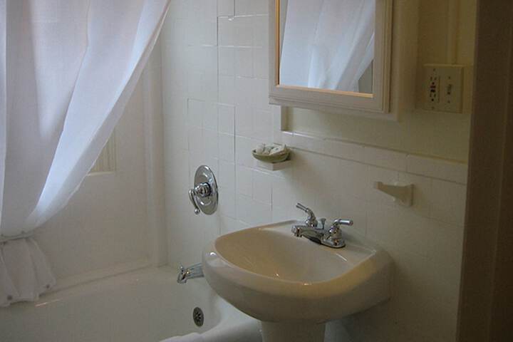 Room 12 of 62