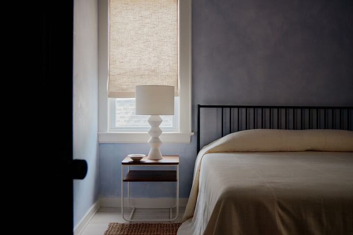 Room 25 of 28