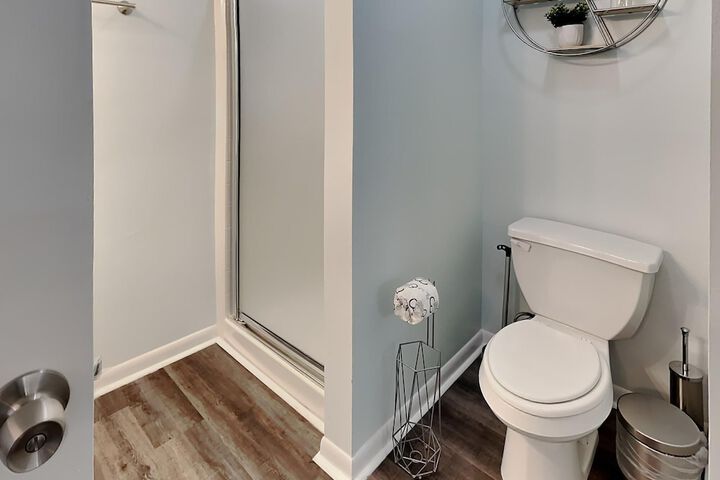 Room 12 of 27