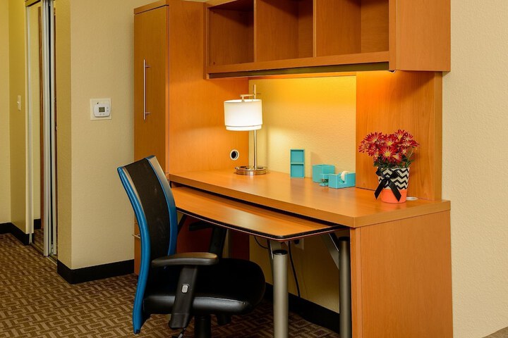 Room 21 of 34