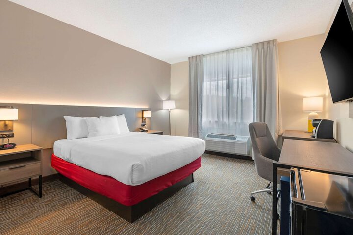 Room 32 of 37