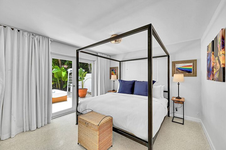 Inn on the Drive ( Adults Only)